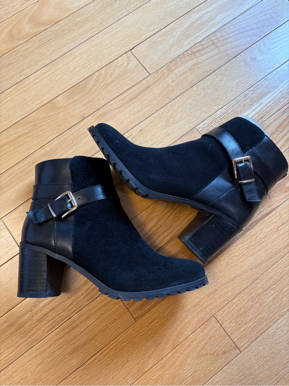 le chateau Black Suede & Leather Block Heel Ankle Boots with Buckle, size 37/6.5